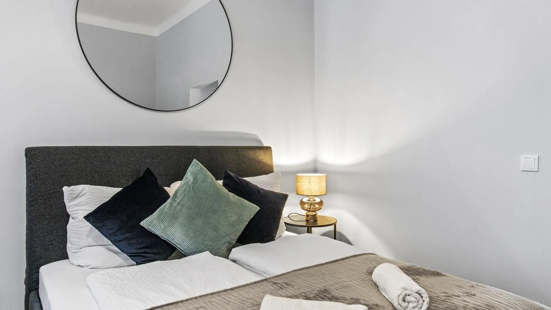 Apartment Balcony Apartment, 4 Min To U3 Zipperer Strasse Vienna Austria