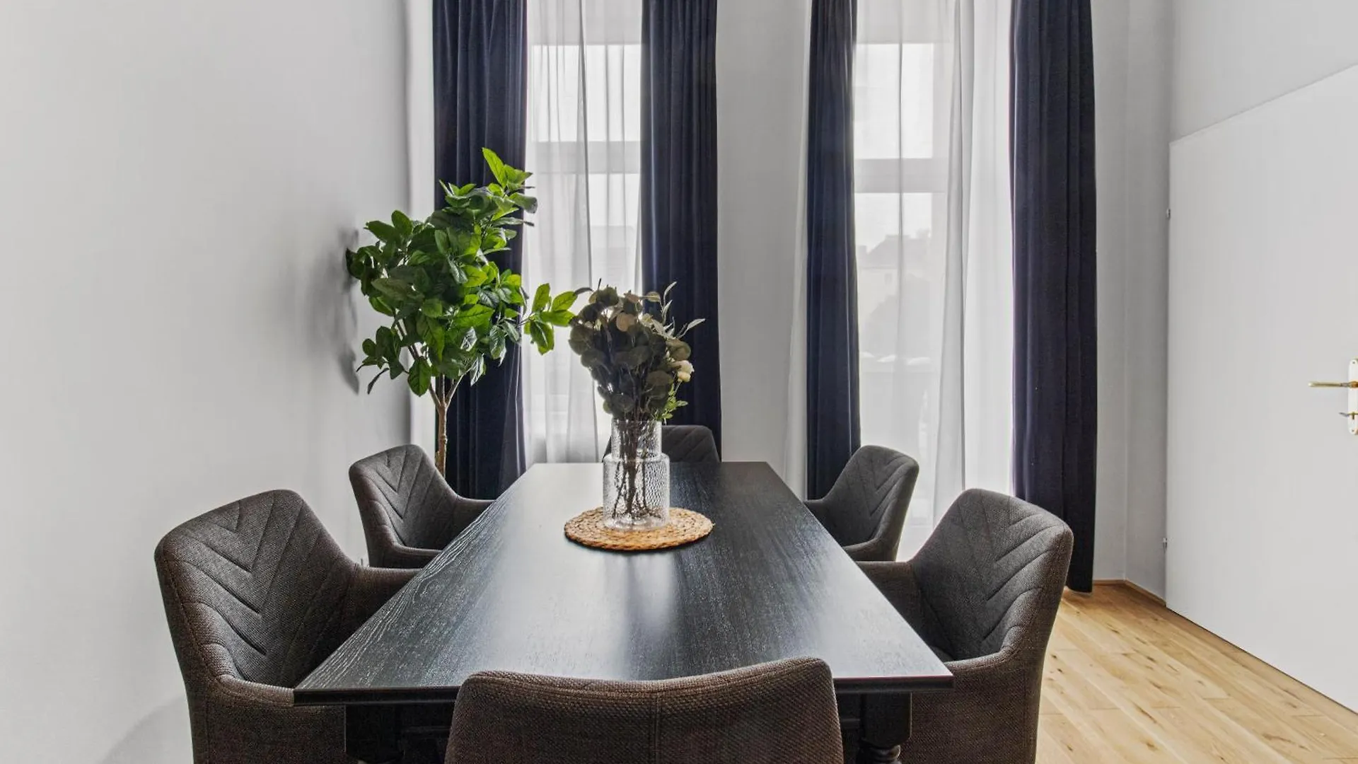 Balcony Apartment, 4 Min To U3 Zipperer Strasse Wiedeń Apartament