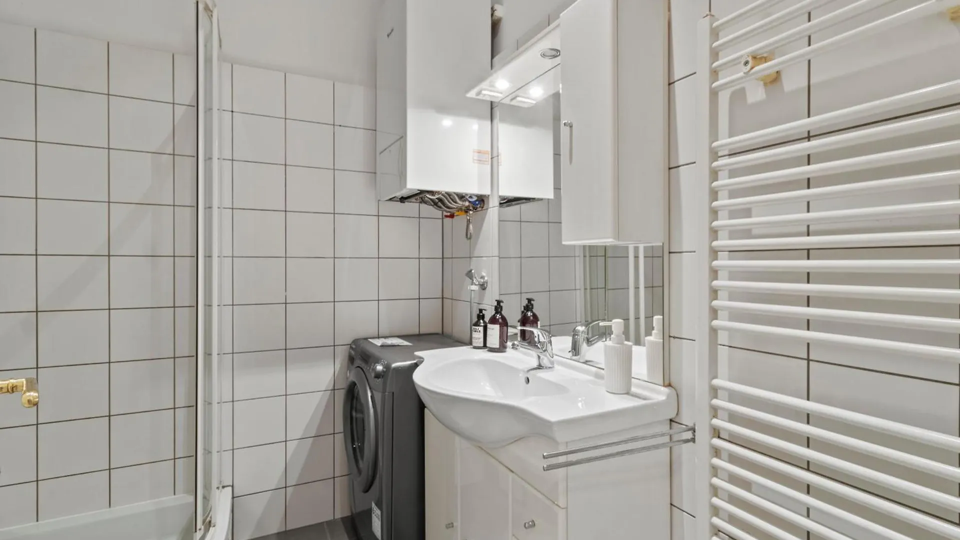 Balcony Apartment, 4 Min To U3 Zipperer Strasse Wiedeń Apartament