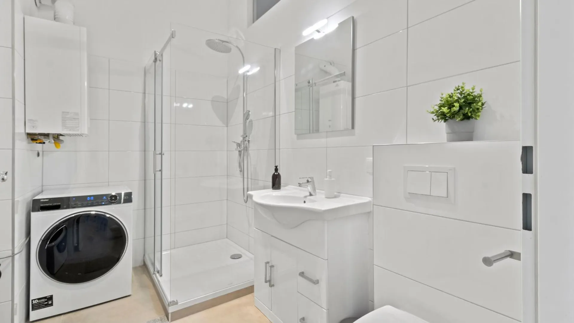Balcony Apartment, 4 Min To U3 Zipperer Strasse Wiedeń