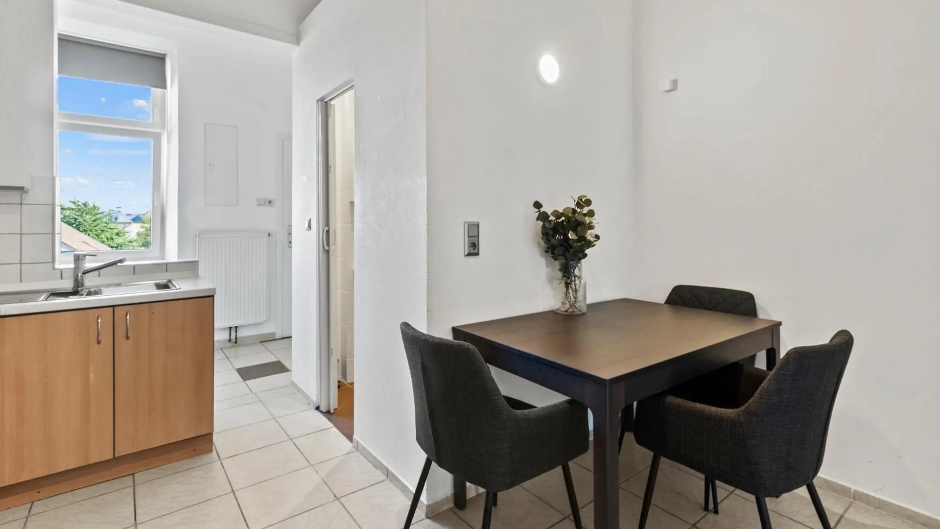 Balcony Apartment, 4 Min To U3 Zipperer Strasse Wiedeń