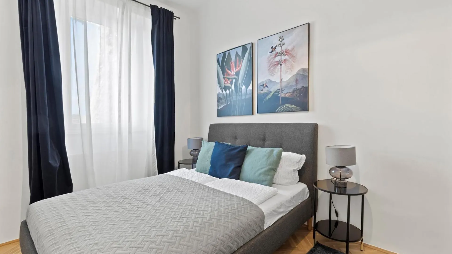 Balcony Apartment, 4 Min To U3 Zipperer Strasse Wiedeń 0*,  Austria