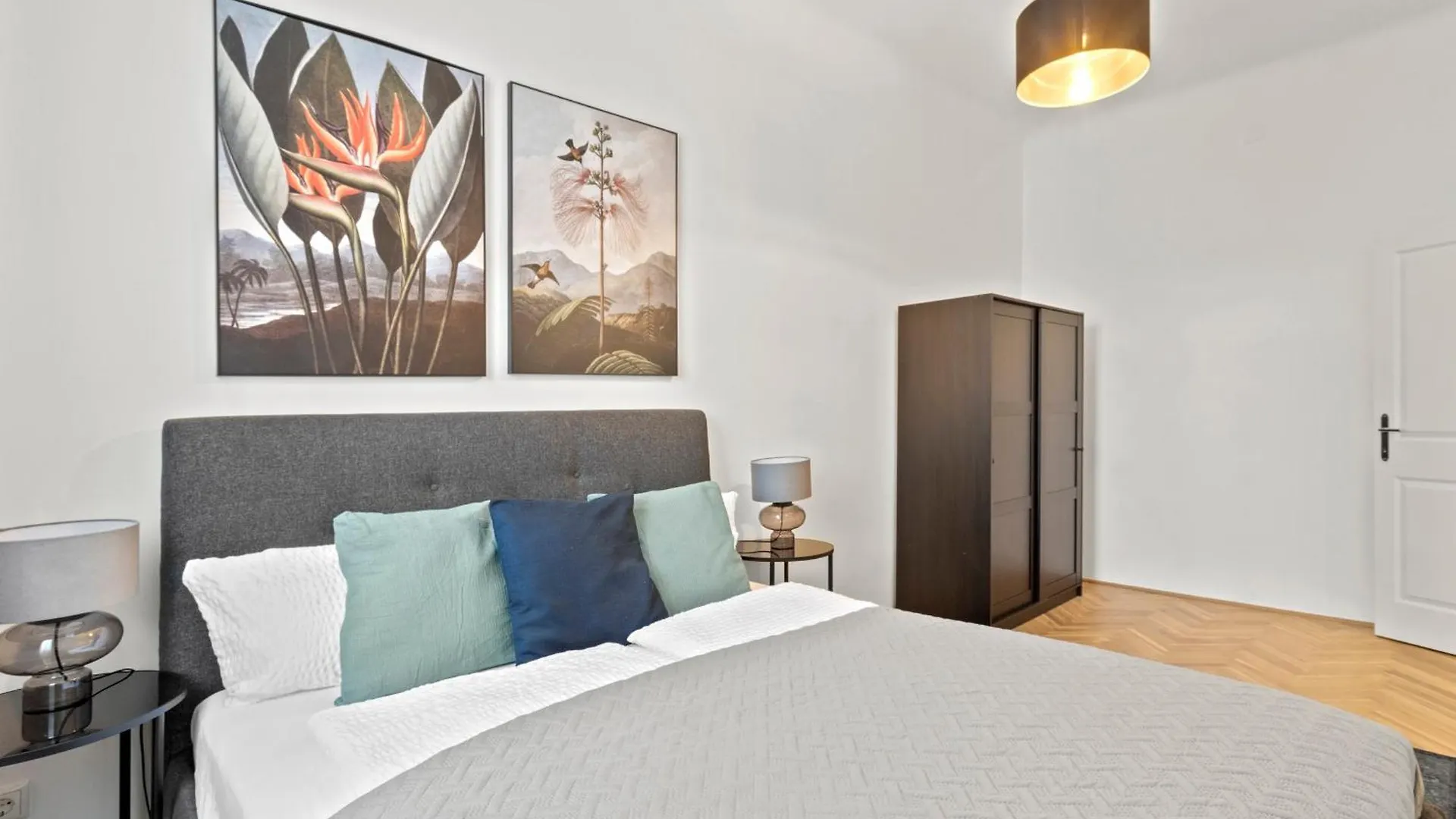 Balcony Apartment, 4 Min To U3 Zipperer Strasse Wiedeń 0*,  Austria