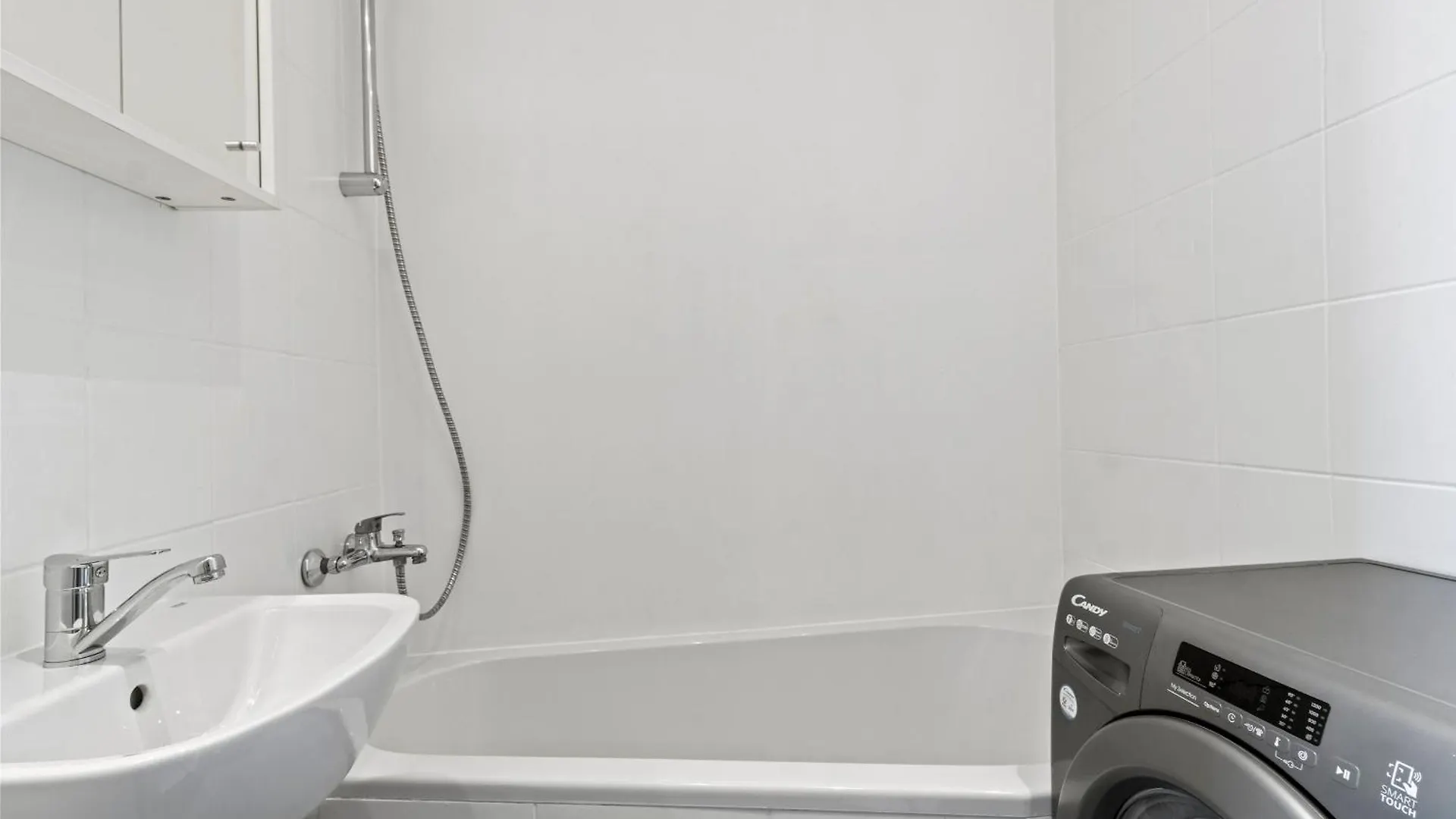 Apartament Balcony Apartment, 4 Min To U3 Zipperer Strasse Wiedeń Austria